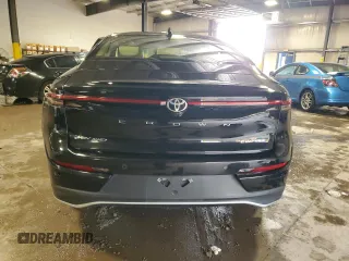2024 Toyota Crown XLE z VIN JTDAAAAF9R3020382, wystawiony jako Copart lot #57143485 z przebiegiem Nie podano mil oraz Szkoda całkowita • Salvage title. Historia ofert i sprzedaży dostępna na DreamBid. Obrazek 6.
