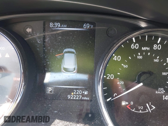 2017 Nissan Rogue SL z VIN JN1BJ1CR5HW101326, wystawiony jako IAAI lot #42198432 z przebiegiem 92 227 mil mil oraz . Historia ofert i sprzedaży dostępna na DreamBid. Obrazek 16.