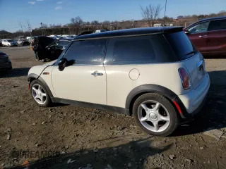 2004 MINI Hardtop with VIN WMWRC334X4TJ54215, listed as a Copart auction lot 46860695 with Not Provided miles and Salvage Title. Bid and sale history available at DreamBid. Image 2.