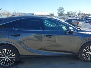 2024 Lexus RX 350 z VIN 2T2BAMBA3RC028022, wystawiony jako IAAI lot #41709161 z przebiegiem 15 945 mil mil oraz . Historia ofert i sprzedaży dostępna na DreamBid. Obrazek 13.