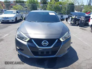 2018 Nissan Maxima Platinum z VIN 1N4AA6AP1JC388815, wystawiony jako IAAI lot #42098902 z przebiegiem 80 677 mil mil oraz . Historia ofert i sprzedaży dostępna na DreamBid. Obrazek 12.