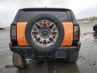 2024 GMC Hummer EV 3X with VIN 1GKB0RDC6RU107095, listed as a Copart auction lot 82655324 with 6,013 mi miles and Salvage Title. Bid and sale history available at carsss.com. Image 6.
