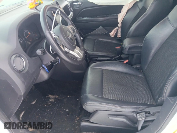 2016 Jeep Compass Sport SE z VIN 1C4NJDBB8GD596695, wystawiony jako Copart lot #44223565 z przebiegiem 65 776 mil mil oraz Szkoda całkowita • Salvage title. Historia ofert i sprzedaży dostępna na DreamBid. Obrazek 7.