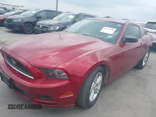 2014 Ford Mustang V6 z VIN 1ZVBP8AM3E5332204, wystawiony jako IAAI lot #42170138 z przebiegiem 112 105 mil mil oraz . Historia ofert i sprzedaży dostępna na DreamBid. Obrazek 18.