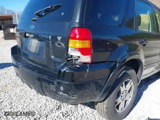 2005 Ford Escape Limited with VIN 1FMCU04155KE23314, listed as a IAAI auction lot 41685671 with 265,731 mi miles. Bid and sale history available at carsss.com. Image 6.