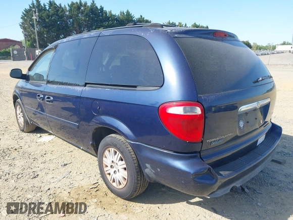 2005 Chrysler Town & Country LX with VIN 2C4GP44R45R232608, listed as a IAAI auction lot 42115292 with 145,502 mi miles. Bid and sale history available at carsss.com. Image 3.