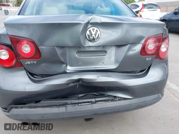 2009 Volkswagen Jetta Sedan SE with VIN 3VWRZ71K49M084983, listed as a IAAI auction lot 42095707 with 154,691 mi miles. Bid and sale history available at carsss.com. Image 6.