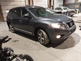 2014 Nissan Pathfinder SV with VIN 5N1AR2MM9EC678959, listed as a IAAI auction lot 41390134 with 120,085 mi miles. Bid and sale history available at carsss.com. Image 1.