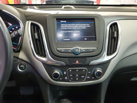 2020 Chevrolet Equinox LT z VIN 2GNAXJEV8L6233525, wystawiony jako IAAI lot #42186138 z przebiegiem 42 660 mil mil oraz . Historia ofert i sprzedaży dostępna na DreamBid. Obrazek 1.