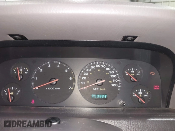 2000 Jeep Grand Cherokee Laredo z VIN 1J4GW48NXYC244327, wystawiony jako IAAI lot #41832166 z przebiegiem 250 822 mil mil oraz . Historia ofert i sprzedaży dostępna na DreamBid. Obrazek 7.