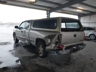 2001 Chevrolet Silverado 1500 LS with VIN 2GCEC19V811229792, listed as a IAAI auction lot 41844893 with 284,568 mi miles. Bid and sale history available at carsss.com. Image 3.