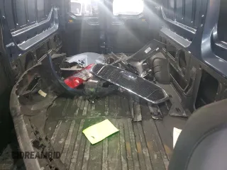 2024 Ford Transit Cargo z VIN 1FTBW2YG1RKB57199, wystawiony jako Copart lot #51781745 z przebiegiem 1 812 mil mil oraz Szkoda całkowita • Salvage title. Historia ofert i sprzedaży dostępna na DreamBid. Obrazek 10.