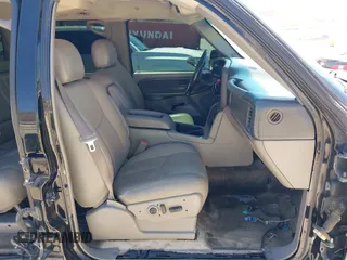 2003 Chevrolet Suburban LS with VIN 3GNEC16T73G286263, listed as a IAAI auction lot 42620918 with Not provided miles and . Bid and sale history available at DreamBid. Image 5.