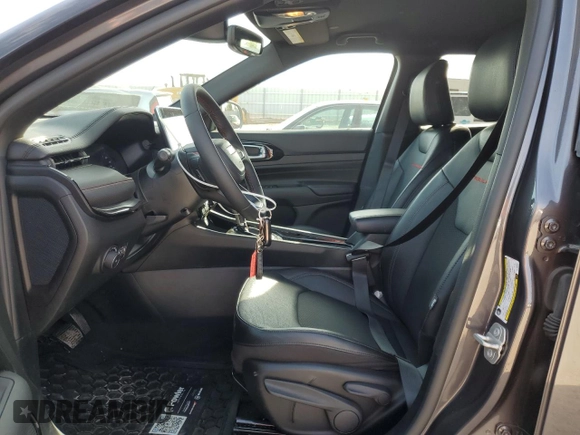 2024 Jeep Compass Trailhawk with VIN 3C4NJDDN7RT156682, listed as a Copart auction lot 50811795 with 8,088 mi miles and Salvage title. Bid and sale history available at DreamBid. Image 7.