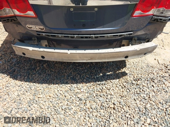 2014 Chevrolet Cruze LS with VIN 1G1PA5SG2E7166403, listed as a IAAI auction lot 42066938 with 124,181 mi miles and . Bid and sale history available at DreamBid. Image 6.
