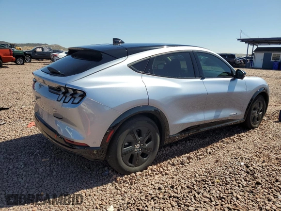2022 Ford Mustang Mach-E California Route 1 z VIN 3FMTK2R75NMA49861, wystawiony jako Copart lot #46211484 z przebiegiem Nie podano mil oraz . Historia ofert i sprzedaży dostępna na DreamBid. Obrazek 3.