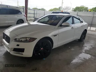 2017 Jaguar XF 35t Premium with VIN SAJBD4BV4HCY44941, listed as a Copart auction lot 62869184 with 65,914 mi miles and Salvage Title. Bid and sale history available at carsss.com. Image 1.