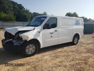 2015 Nissan NV Cargo SV z VIN 1N6BF0KY1FN803399, wystawiony jako Copart lot #66112564 z przebiegiem Nie podano mil oraz Szkoda całkowita • Salvage title. Historia ofert i sprzedaży dostępna na DreamBid. Obrazek 1.