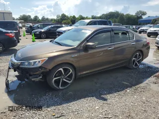 2017 Honda Accord EX-L z VIN JHMCR6F59HC001522, wystawiony jako Copart lot #64020225 z przebiegiem 196 121 mil mil oraz Szkoda całkowita • Salvage title. Historia ofert i sprzedaży dostępna na DreamBid. Obrazek 1.