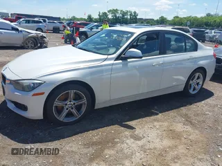 2013 BMW 3 Series 328i xDrive с VIN WBA3B5G55DNS04935, выставлен на аукционе IAAI как лот 42205399 с пробегом 127 913 миль миль и . История ставок и продаж доступна на DreamBid. Изображение 2.
