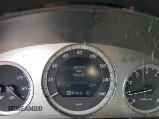 2010 Mercedes-Benz GLK 350 z VIN WDCGG8HBXAF472486, wystawiony jako Copart lot #61239124 z przebiegiem 58 635 mil mil oraz Szkody całkowita. Historia ofert i sprzedaży dostępna na DreamBid. Obrazek 9.