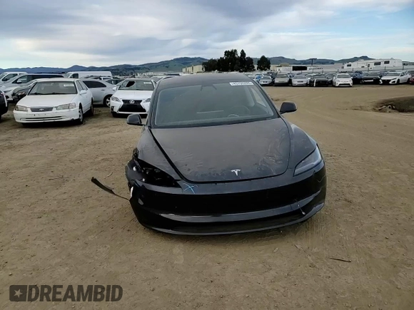 2024 Tesla Model 3 z VIN 5YJ3E1EA5RF741944, wystawiony jako Copart lot #45755205 z przebiegiem Nie podano mil oraz Szkody całkowita. Historia ofert i sprzedaży dostępna na DreamBid. Obrazek 10.