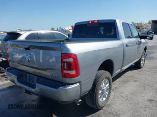 2024 Ram 2500 Laramie с VIN 3C6UR5FL4RG367117, выставлен на аукционе IAAI как лот 41990892 с пробегом 14 238 миль миль и . История ставок и продаж доступна на DreamBid. Изображение 4.