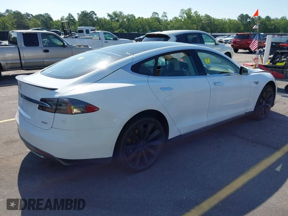 2013 Tesla Model S Performance с VIN 5YJSA1CP1DFP06681, выставлен на аукционе IAAI как лот 42438892 с пробегом 108 926 миль миль и . История ставок и продаж доступна на DreamBid. Изображение 4.