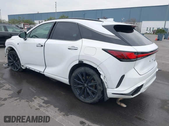 2024 Lexus RX 500h F Sport Performance z VIN 2T2BCMEA4RC016032, wystawiony jako IAAI lot #41464306 z przebiegiem 13 338 mil mil oraz . Historia ofert i sprzedaży dostępna na DreamBid. Obrazek 3.
