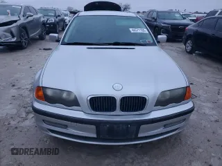 2001 BMW 3 Series 325i with VIN WBAAN37451ND46209, listed as a Copart auction lot 44571155 with 98,089 mi miles and Clean Title. Bid and sale history available at carsss.com. Image 5.