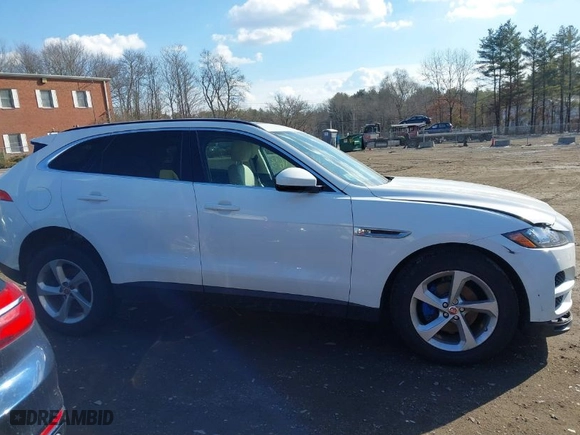 2019 Jaguar F-PACE 25t Premium with VIN SADCJ2FX2KA357093, listed as a IAAI auction lot 41432963 with NaN miles. Bid and sale history available at carsss.com. Image 13.