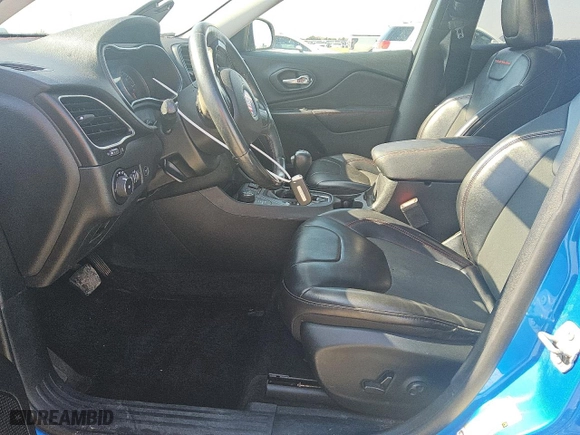 2019 Jeep Cherokee Trailhawk with VIN 1C4PJMBN4KD227148, listed as a Copart auction lot 44698795 with 93,471 mi miles and Clean Title. Bid and sale history available at carsss.com. Image 7.