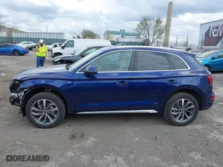 2024 Audi Q5 S line Premium Plus with VIN WA1EAAFY2R2018050, listed as a IAAI auction lot 41887903 with 15,685 mi miles. Bid and sale history available at carsss.com. Image 14.