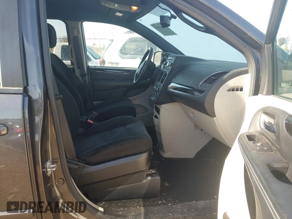 2016 Dodge Grand Caravan SE with VIN 2C4RDGBG6GR361747, listed as a IAAI auction lot 41914148 with 88,674 mi miles and . Bid and sale history available at DreamBid. Image 5.