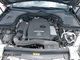 2017 Mercedes-Benz GLC 300 с VIN WDC0G4JB9HV011882, выставлен на аукционе IAAI как лот 42142275 с пробегом 54 770 миль миль и . История ставок и продаж доступна на DreamBid. Изображение 10.