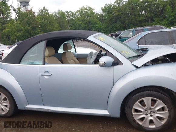 2010 Volkswagen Beetle with VIN 3VWRG3AL6AM008886, listed as a IAAI auction lot 42618429 with 100,264 mi miles and . Bid and sale history available at DreamBid. Image 13.