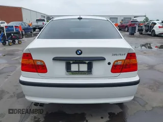 2005 BMW 3 Series 325i with VIN WBAEV33495KX09686, listed as a IAAI auction lot 42040947 with 125,221 mi miles and . Bid and sale history available at DreamBid. Image 16.