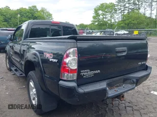 2009 Toyota Tacoma z VIN 5TEUU42N29Z595971, wystawiony jako IAAI lot #42341508 z przebiegiem 146 814 mil mil oraz . Historia ofert i sprzedaży dostępna na DreamBid. Obrazek 3.