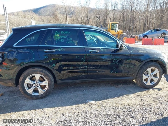 2017 Mercedes-Benz GLC with VIN WDC0G4JB0HV004917, listed as a IAAI auction lot 41674538 with NaN miles. Bid and sale history available at carsss.com. Image 13.