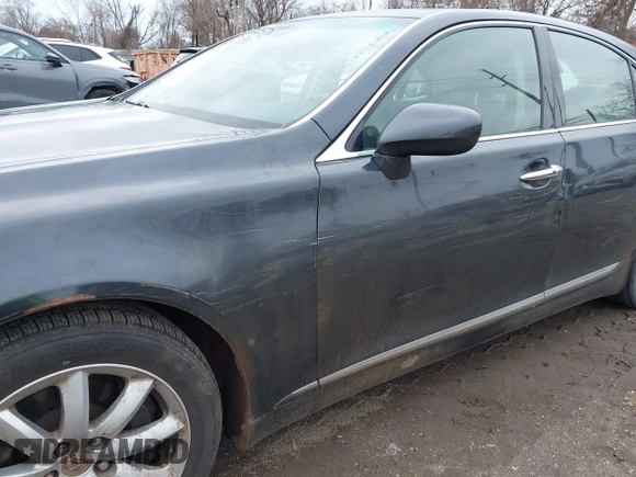 2007 Lexus LS 460 with VIN JTHBL46F975032735, listed as a IAAI auction lot 41952569 with 177,038 mi miles. Bid and sale history available at carsss.com. Image 17.