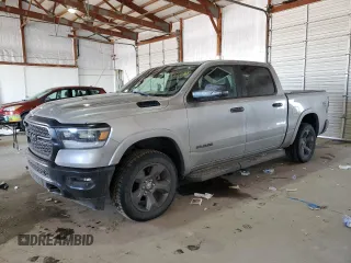 2024 Ram 1500 Big Horn z VIN 1C6RRFFGXRN147034, wystawiony jako Copart lot #88132115 z przebiegiem 50 604 mil mil oraz Szkoda całkowita • Salvage title. Historia ofert i sprzedaży dostępna na DreamBid. Obrazek 1.