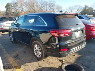 2019 Kia Sorento L with VIN 5XYPG4A39KG595292, listed as a IAAI auction lot 41262042 with 62,835 mi miles. Bid and sale history available at carsss.com. Image 3.