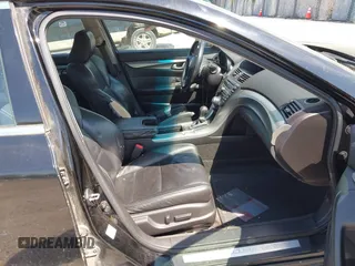 2010 Acura TL Technology z VIN 19UUA9F51AA008420, wystawiony jako IAAI lot #42227010 z przebiegiem 206 808 mil mil oraz . Historia ofert i sprzedaży dostępna na DreamBid. Obrazek 5.