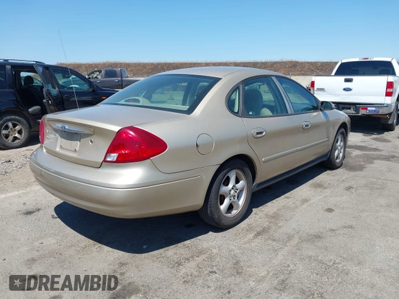 2000 Ford Taurus SES with VIN 1FAFP55S7YA134934, listed as a IAAI auction lot 42761994 with 238,126 mi miles and . Bid and sale history available at DreamBid. Image 4.