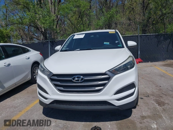 2018 Hyundai Tucson SE with VIN KM8J23A47JU820356, listed as a IAAI auction lot 42016418 with 110,138 mi miles. Bid and sale history available at carsss.com. Image 12.