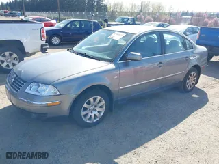 2003 Volkswagen Passat GLS with VIN WVWPD63B63P099079, listed as a IAAI auction lot 41963074 with 147,822 mi miles. Bid and sale history available at carsss.com. Image 2.