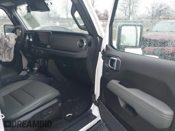 2024 Jeep Wrangler High Altitude z VIN 1C4RJXU6XRW209302, wystawiony jako IAAI lot #41116289 z przebiegiem 2 862 mil mil oraz . Historia ofert i sprzedaży dostępna na DreamBid. Obrazek 5.