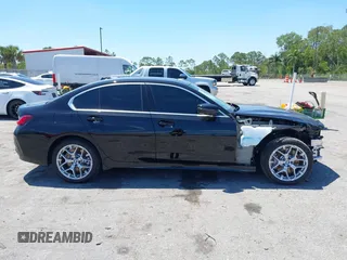2025 BMW 3 Series 330i with VIN 3MW69CW08S8F16752, listed as a IAAI auction lot 42023109 with 3,031 mi miles and . Bid and sale history available at DreamBid. Image 13.