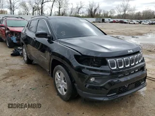 2022 Jeep Compass Latitude with VIN 3C4NJCBB8NT109576, listed as a Copart auction lot 47607294 with 28,863 mi miles and Salvage Title. Bid and sale history available at carsss.com. Image 4.