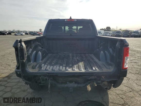 2021 Ram 1500 Big Horn z VIN 1C6RREFM3MN594359, wystawiony jako Copart lot #47924645 z przebiegiem 79 689 mil mil oraz Szkoda całkowita • Salvage title. Historia ofert i sprzedaży dostępna na DreamBid. Obrazek 6.